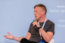 Panel: Bitcoin, not Blockchain - Simon Dingle