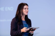 Tanya Knowles - MC and Country Manager at Binance